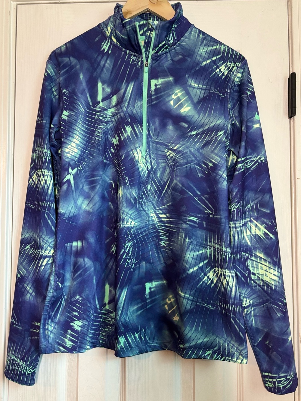 Nike Women's Blue & Teal Long-Sleeve Quarter-Zip Top